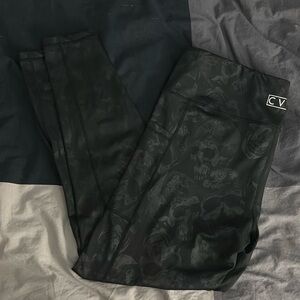 Black skull print athletic leggings